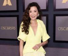 Michelle Yeoh Cetak Sejarah di Ajang Piala Oscar 2023 - JPNN.com