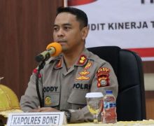 Oknum Polisi Meraba Paha Istri Orang, AKBP Arief Langsung Bereaksi Keras - JPNN.com