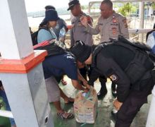 Polres Kupang Menyita 100 Liter Miras dari Para Penumpang Feri - JPNN.com