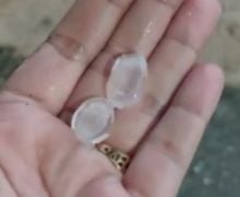 Fenomena Alam Hujan Es Terjadi di Pekanbaru, Begini Penampakannya - JPNN.com
