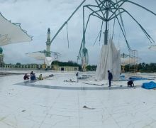 Belum Dipakai, Payung Elektrik Rp 42 M di Masjid Annur Sudah Rusak - JPNN.com