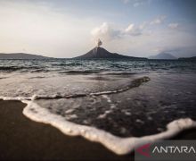 Gunung Anak Krakatau Meletus 7 Kali, Ketinggian Mencapai 3.000 Meter - JPNN.com