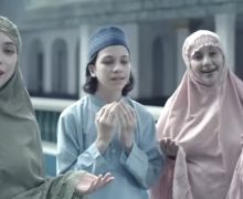 Ayu Azhari Rilis Lagu Religi 'Marhaban Ya Ramadhan', Libatkan 3 Buah Hatinya - JPNN.com