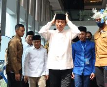 Presiden Jokowi Pusing 2 Pekan Gegara Urusan Bola, Singgung Lagi Komitmen Gubernur - JPNN.com