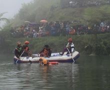 Seorang Wisatawan Tenggelam di Danau Situ Datar Pangalengan, Tim SAR Bergerak - JPNN.com
