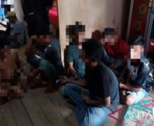 Sedang Asyik Berpesta Sabu-Sabu, 4 Pemuda Ini Ditangkap Polisi, Sebegini Barang Buktinya - JPNN.com