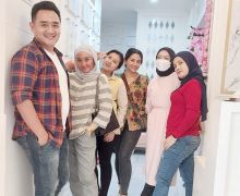 Ingin Tampil Kinclong, Genta Squad Kompak Datangi Klinik Kecantikan - JPNN.com
