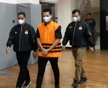 Dadan Tri Yudianto Dijebloskan ke Sel Tahanan oleh KPK, Lihat Ekspresinya - JPNN.com