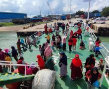 Kapal RS Laksamana Hayati Berlabuh di Kepri, Masyarakat yang Sakit Langsung Dilayani - JPNN.com