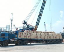 MPXL Memulai Pengapalan 2.300 Ton Semen Curah Untuk Proyek Amman Mineral - JPNN.com