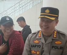 Warga Palembang Antusias Naik LRT pada Saat HUT ke-77 Bhayangkara - JPNN.com