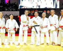 Kapolri Membanting Pria Berjudogi Biru 2 Kali di Depan Letjen Maruli - JPNN.com