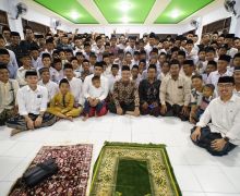 Ganjar Pranowo Sowan ke Ponpes Keluarga Mbah Moen di Cirebon - JPNN.com
