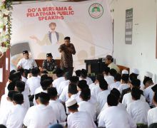 Santri Dukung Ganjar Gelar Pelatihan Public Speaking di Pekanbaru - JPNN.com