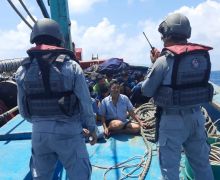 Bakamla RI Tangkap Kapal Berbendera Vietnam Mencuri Ikan di Laut Natuna Utara - JPNN.com