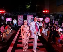 Gabungan Seniman Indonesia Gelar Street Fashion Show dengan Tema Barbie - JPNN.com