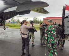 Jenazah Anggota Marinir TNI AL Korban Penembakan KKB Dievakuasi ke Jakarta - JPNN.com