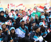 Lepas Kontingen Jatim ke POPNAS XVI, Gubernur Khofifah Bakar Semangat Atlet - JPNN.com