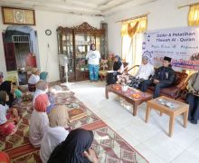 Tuan Guru Sahabat Ganjar Ajarkan Tilawah Al-Quran kepada Warga Tapanuli Selatan - JPNN.com