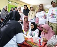 Pandawa Ganjar Mengajarkan Warga Membuat Jamu Tradisional di Sukabumi - JPNN.com