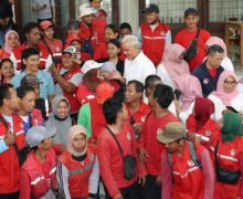 Ganjar Diserbu Penyapu Jalan Menjelang Akhir Masa Jabatan - JPNN.com