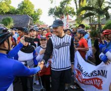 Ratusan Pesepeda Beri Salam Perpisahan dan Ucapan Cinta untuk Ganjar - JPNN.com