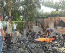 Siti Aisyah Ditemukan Tewas di Bawah Puing Rumahnya yang Hangus Terbakar - JPNN.com
