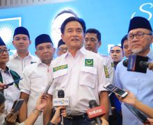 Jika Prabowo Tetap Jadikan Gibran Cawapres, Begini Sikap Politik Yusril Izha Mahendra - JPNN.com
