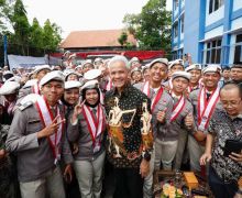 Ganjar Berkomitmen Hadirkan Sekolah Gratis se-Indonesia Seperti di Jawa Tengah - JPNN.com