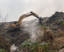 TPA Sukawinatan Palembang Kembali Terbakar, Lihat - JPNN.com