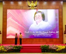 Terima Penghargaan dari KWP, Menteri LHK Siti Nurbaya: Parlemen Penting untuk Akuntabilitas Politik - JPNN.com
