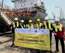 Manfaatkan Fasilitas Bea Cukai, Perusahaan Ini Ekspor Used Cooking Oil ke Malaysia - JPNN.com