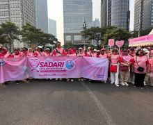 100 Survivor Kanker Payudara Ikuti 'Ayo Sadari Setelah Menstruasi Fun Walk' - JPNN.com