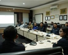 Gandeng BP3MI dan PJT, Bea Cukai Tanjung Perak Bahas Mekanisme Barang Kiriman PMI - JPNN.com