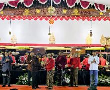 Hadiri Pagelaran Wayang di Dekat Istana, Hasto Ingatkan Bahaya Pemimpin Sombong - JPNN.com