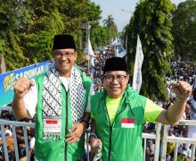 Ibu Penjual Sate di Jember Doakan Anies Jadi Presiden: Cuma Ini yang Amanah - JPNN.com