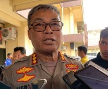 Viral Istri Curhat Dianiaya, Brigadir RRS Ditahan Propam Polda Riau - JPNN.com