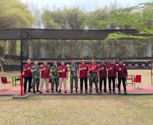 Kanwil Kemenkumham DKI Latihan Menembak Bareng Denma Mabes TNI - JPNN.com