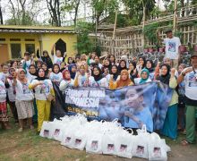 Bergerak di Jabar, Relawan Mas Gibran Gelar Senam Sehat dan Pembagian Sembako - JPNN.com