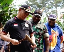 Blusukan ke Suku Dani, Muhadjir Dorong Kesejahteraan Berbasis Kearifan Lokal - JPNN.com