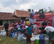 Orang Muda Ganjar Beri Bantuan Air Bersih Untuk Warga Grobogan - JPNN.com