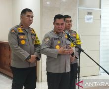 Komjen Fadil Tegaskan Tidak Ada Fakta Polisi Pasang Baliho Capres-Cawapres - JPNN.com