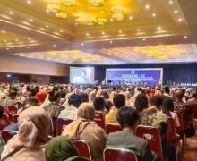 Unsada Lepas 909 Wisudawan, Punya Kompetensi Khusus, Rektor Agus Optimistis Mampu Bersaing  - JPNN.com
