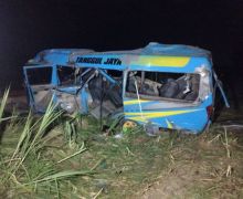 Masinis KA Probowangi Sempat Berhenti Seusai Tabrak Minibus, 11 Orang Tewas - JPNN.com
