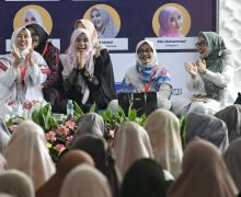 Siti Atikoh Silaturahmi ke Ponpes Al Washila & Rayakan Maulid Bareng Jemaah Majelis Taklim - JPNN.com