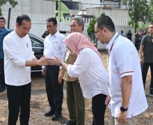 Dukung Gerakan Atasi Perubahan Iklim, Presiden Jokowi Pimpin Penanaman Pohon di JIEP - JPNN.com
