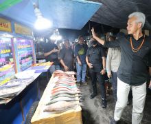 Ganjar Datang, Warga dan Pedagang di Pasar Kuliner Kota Kupang Mendadak Heboh - JPNN.com