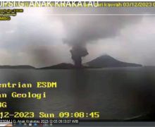 Gunung Anak Krakatau Meletus Lagi, Jangan Mendekati Radius 5 Kilometer dari Kawah - JPNN.com