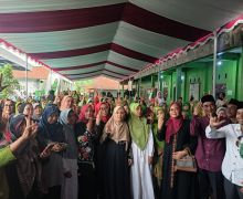 Siti Atikoh Ganjar Minta Muslimat NU Tak Takut Hadapi Tekanan - JPNN.com