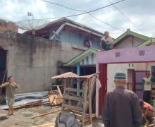 11 Rumah Warga Rejang Lebong Rusak Diterjang Angin Puting Beliung - JPNN.com